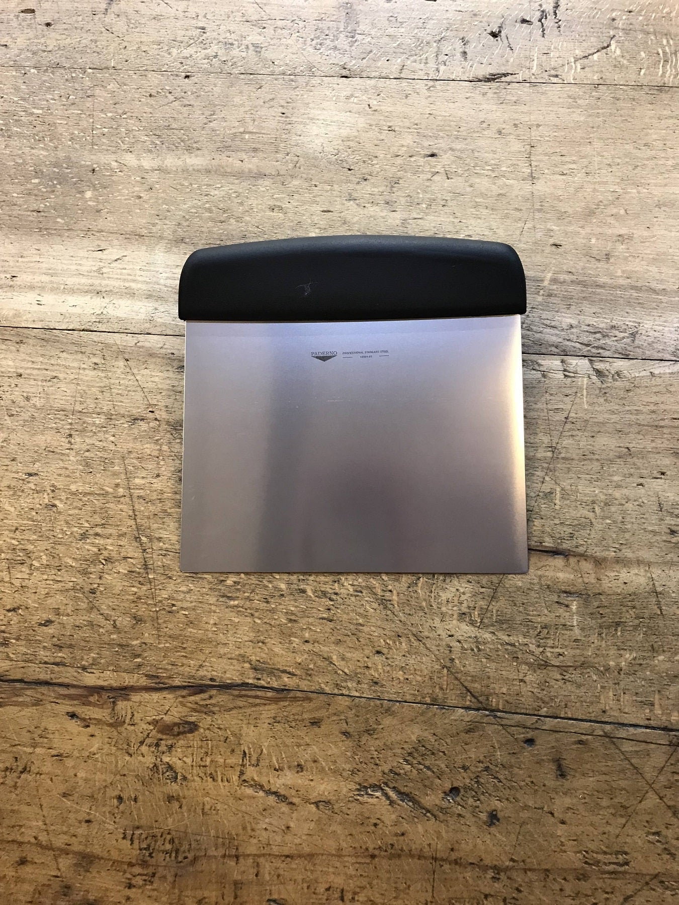 Raschia tagliere piccolo rigido