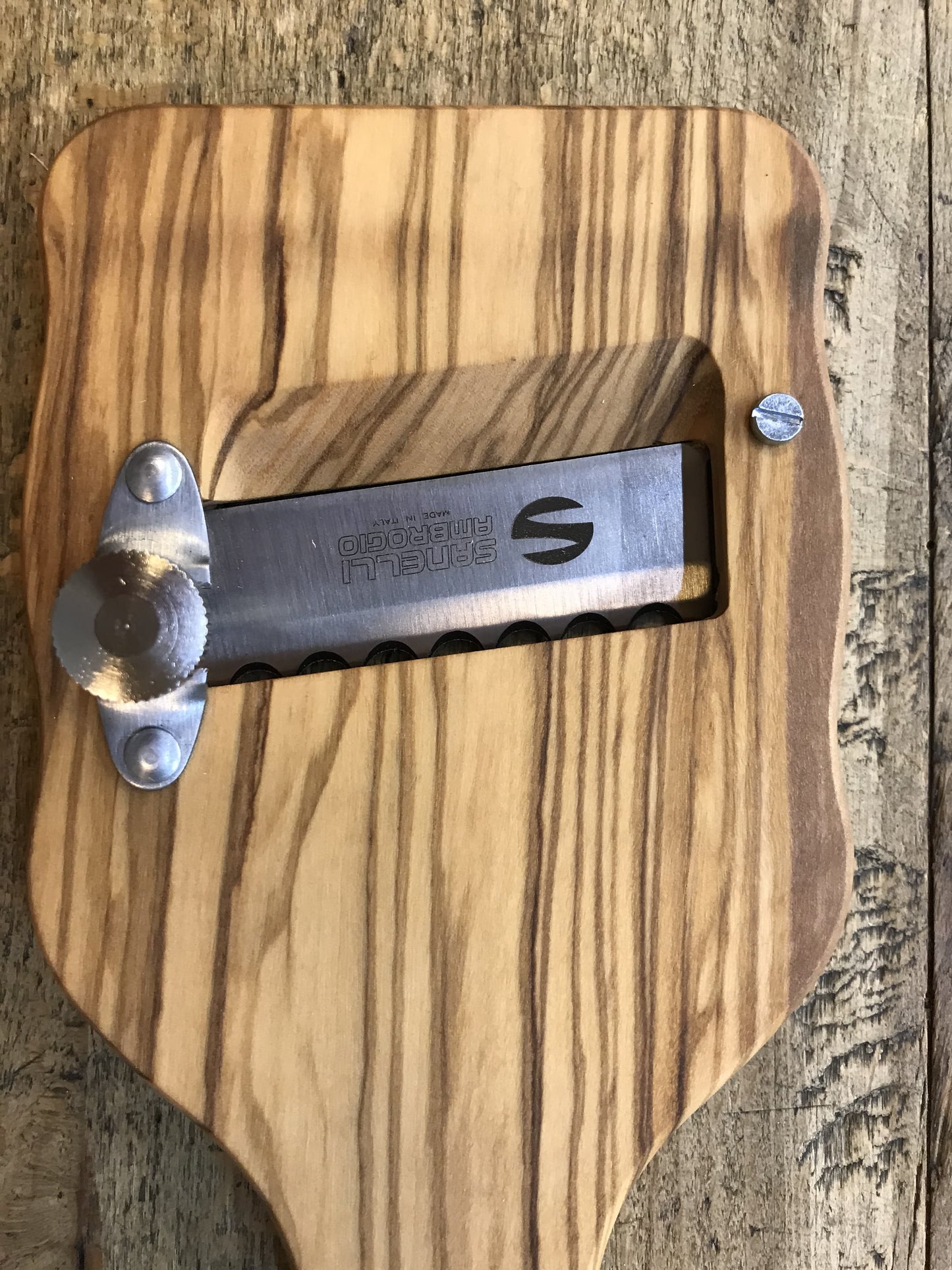 Taglia tartufo con lama ondulata