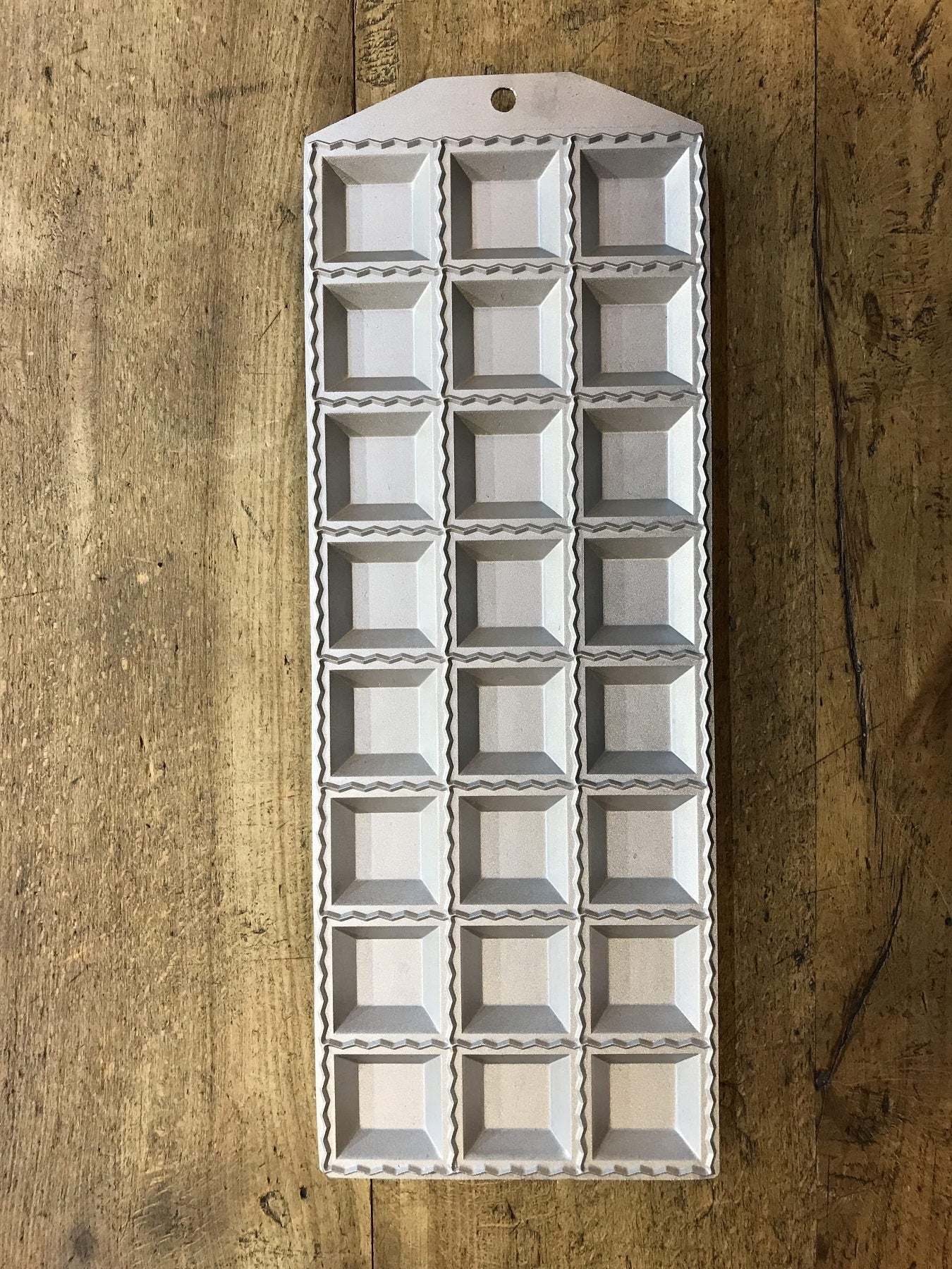 Stampo per 24 ravioli quadrati grandi