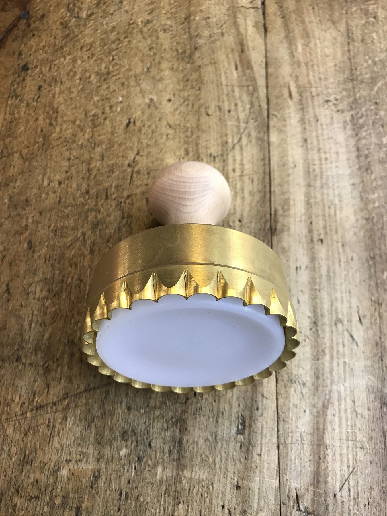 Stampo per ravioli tondi Ø 9 cm festonato