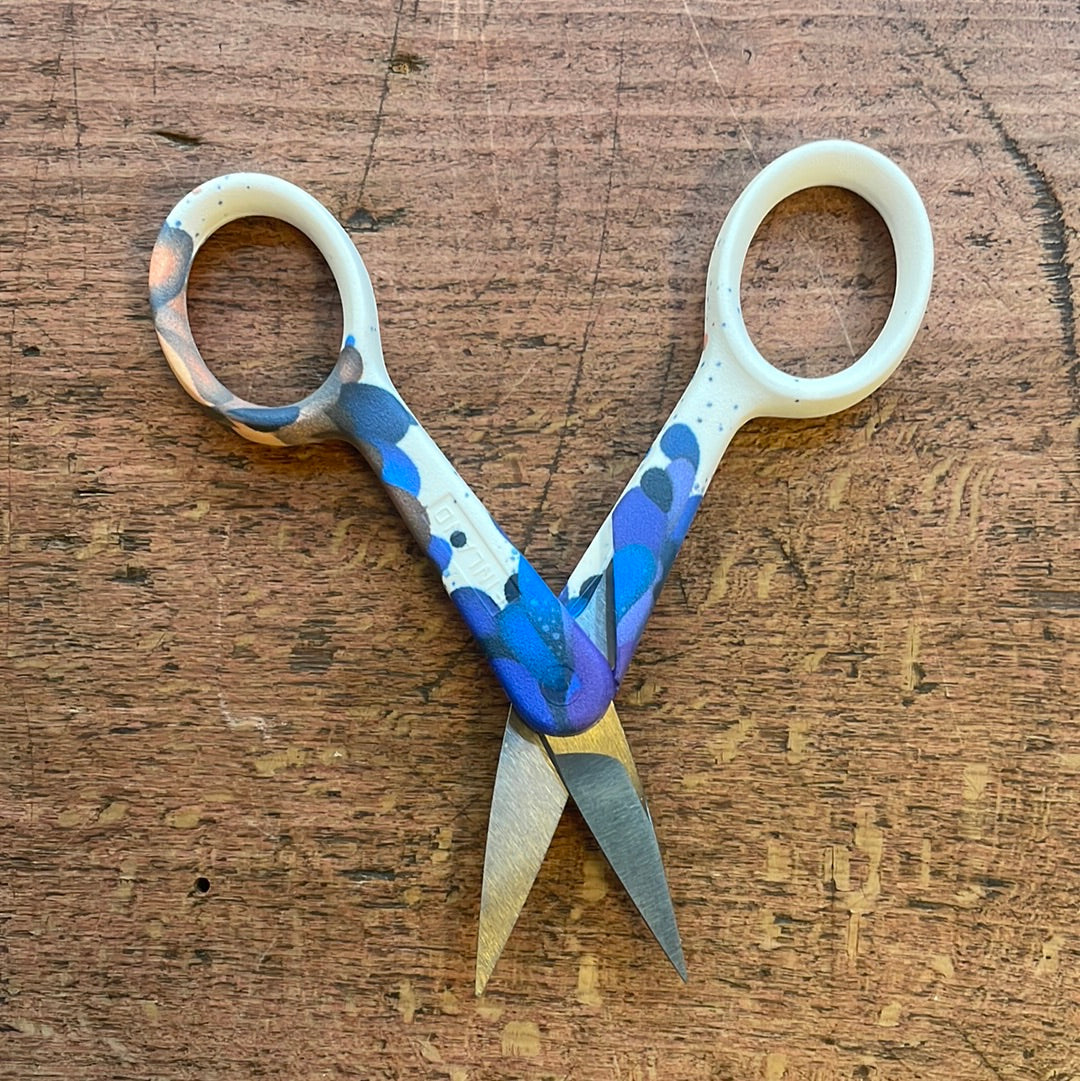 Embroidery scissors