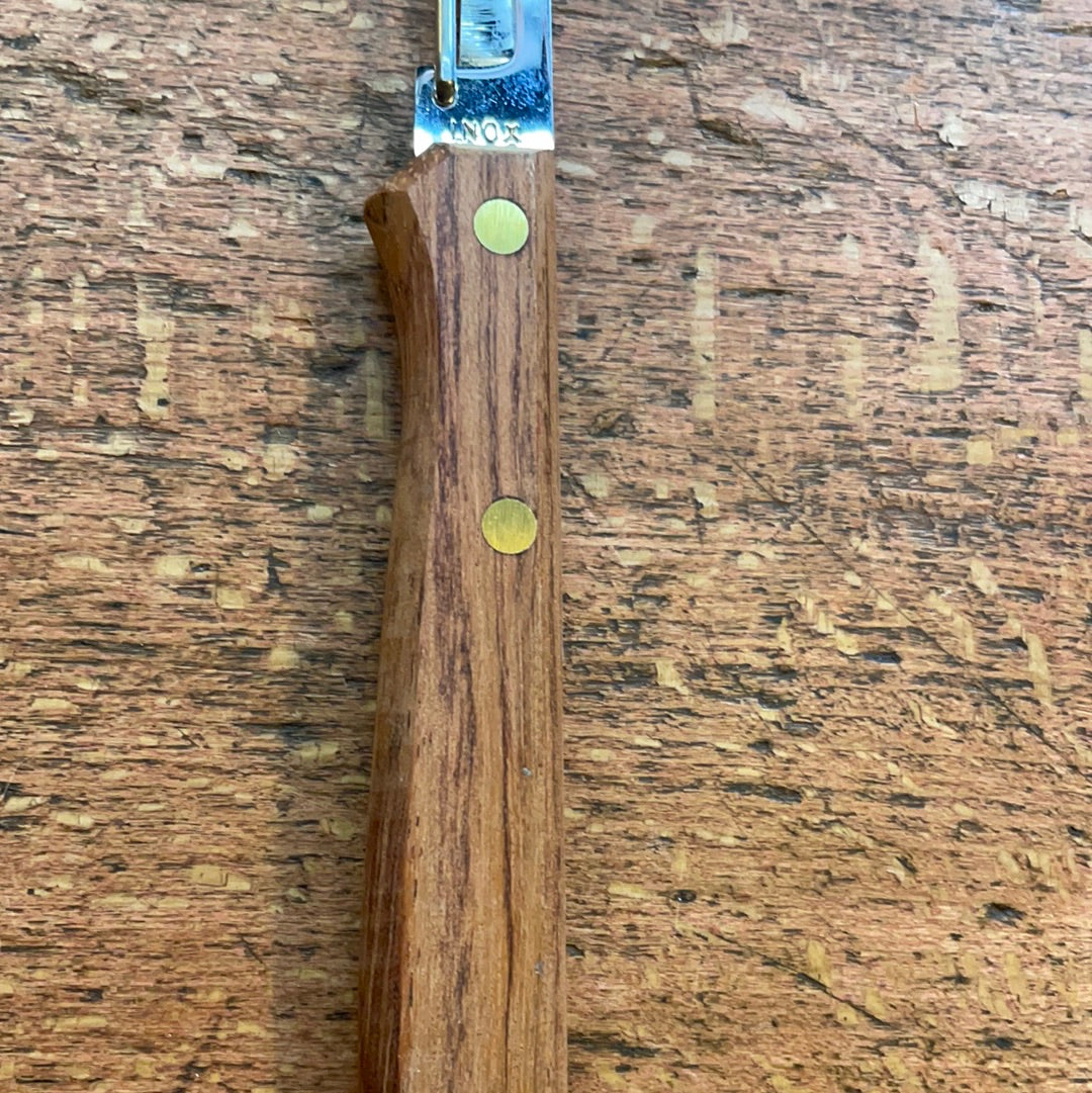 Vegetable peeler knife