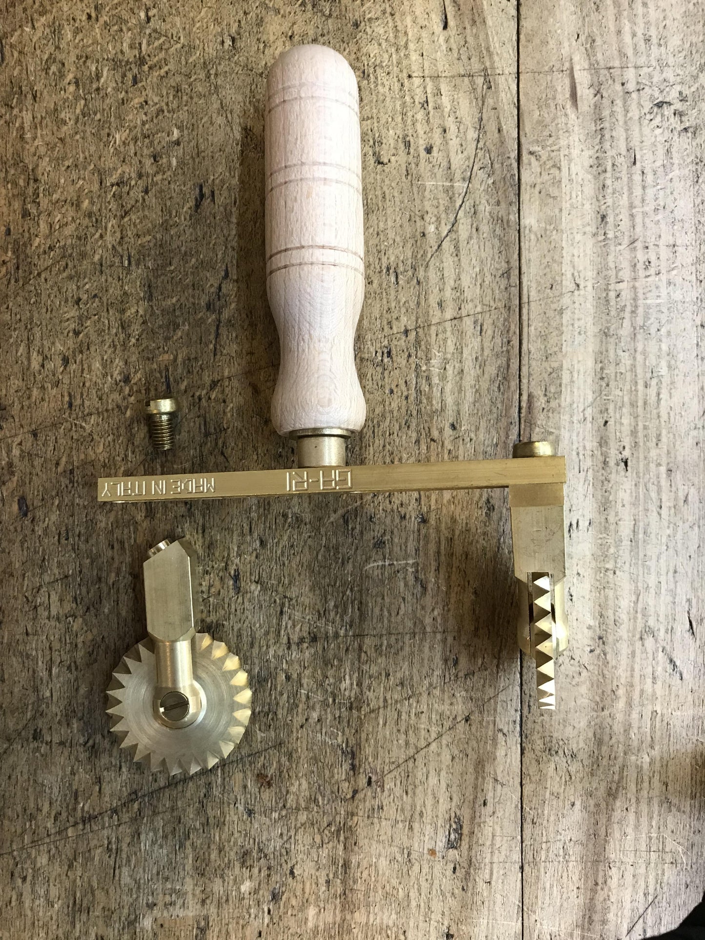 2-way adjustable festooned spur