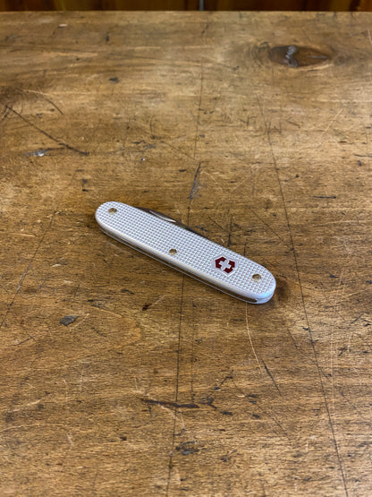 Victorinox Pioneer