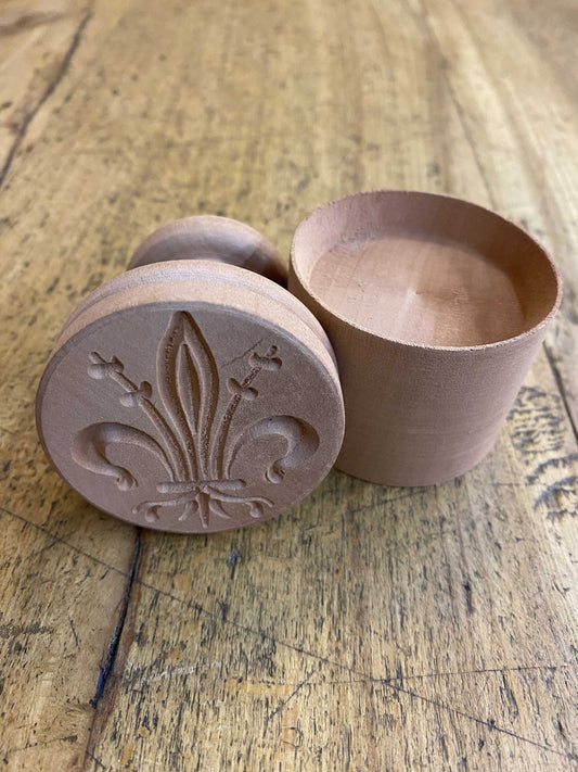 Wooden mold for lily corzetti