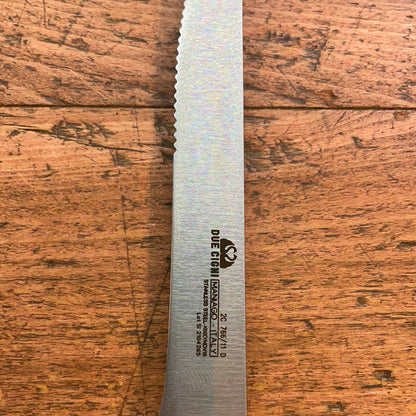 Serrated and smooth table knife