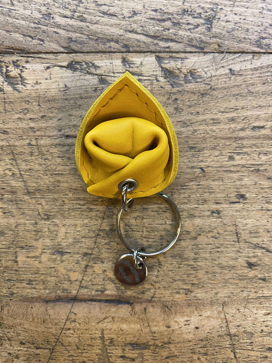 Large leather tortellino key ring